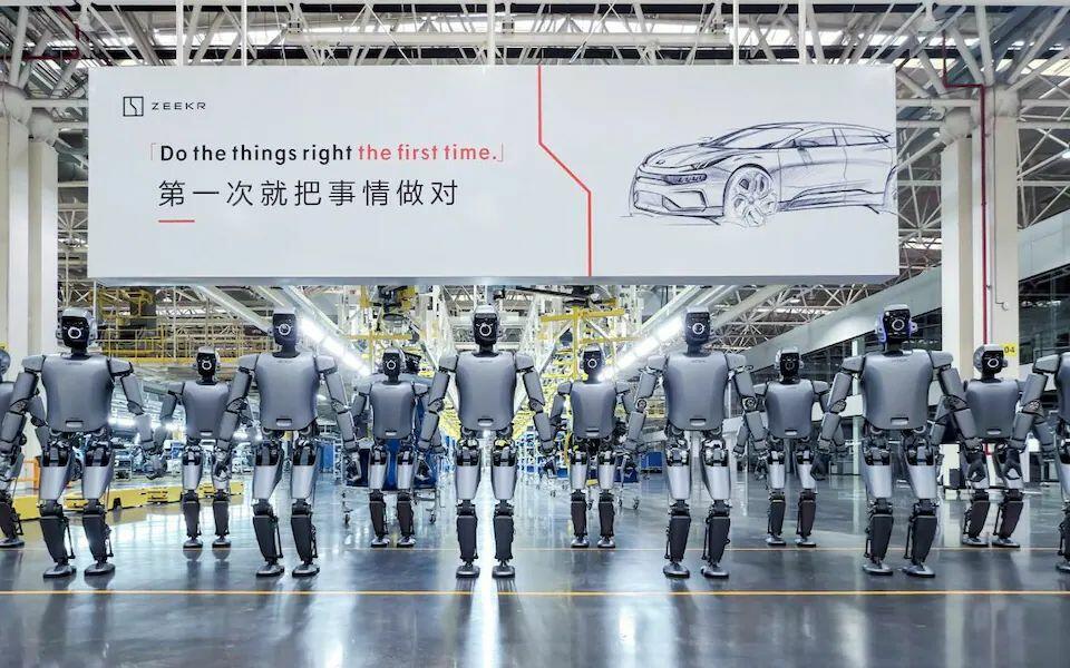 'Most Humbling Thing I've Ever Seen': Western Business Leaders 'Terrified' After Touring Chinese Factories