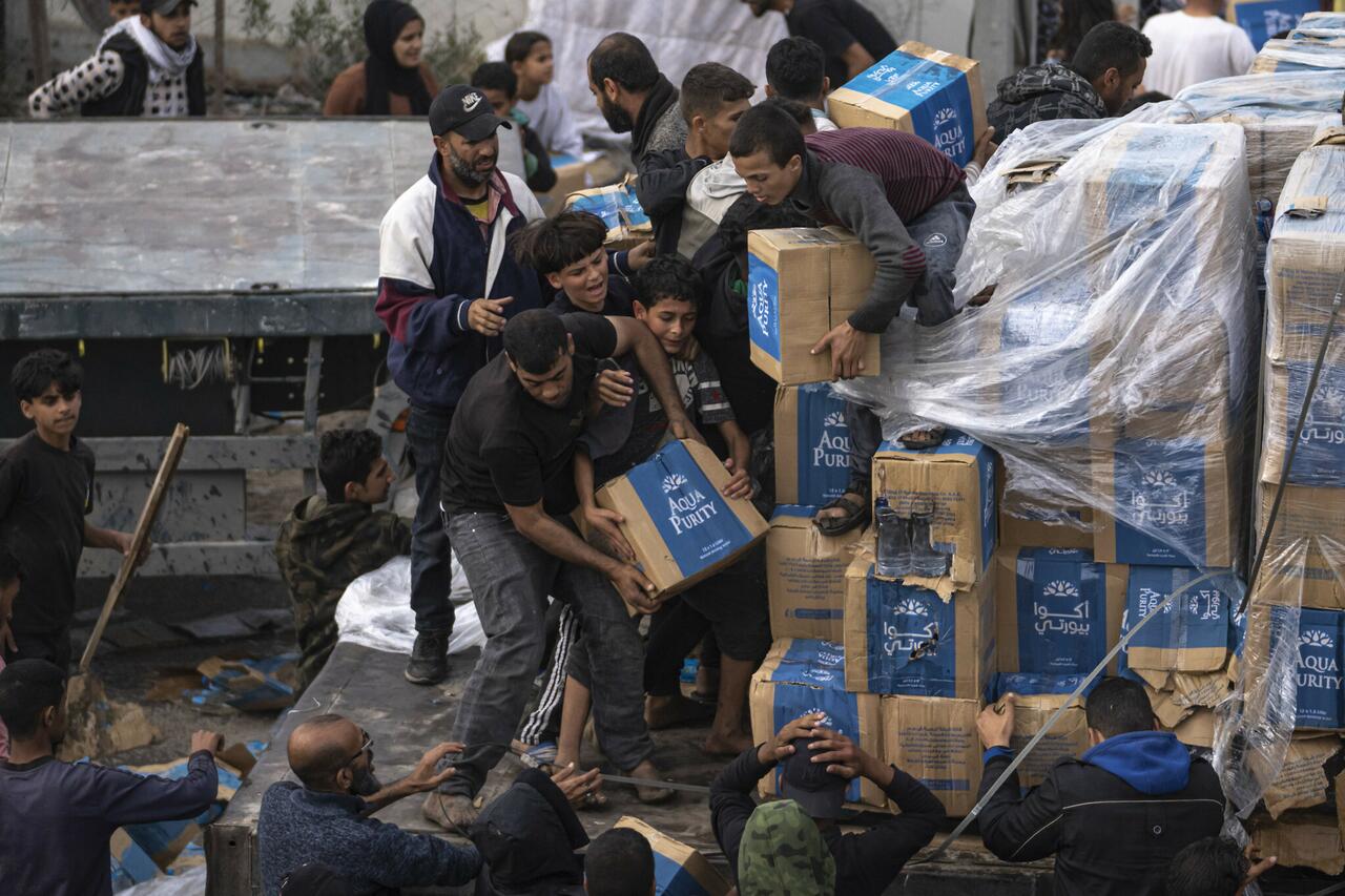 'Total Lawlessness' & Looting Has Made Gaza Aid Delivery Nearly Impossible: UN Chief