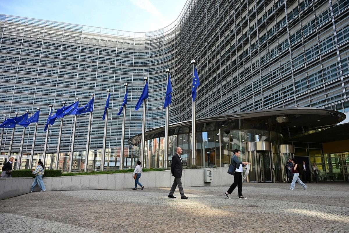 US Ambassador Warns EU Of 'Devastating' Retaliation Over Tech Restrictions
