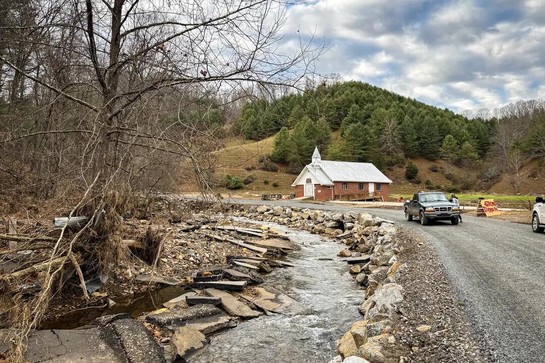 Some roads remain only partially repaired in the aftermath of Hurricane Helene, in Yancey County, N.C., on Nov. 30, 2024. Jeff Louderback/The Epoch Times