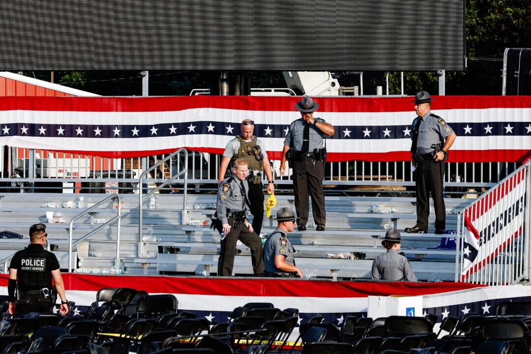 Local Cop, Not Secret Service, Shot Trump Rally Shooter Crooks First ...