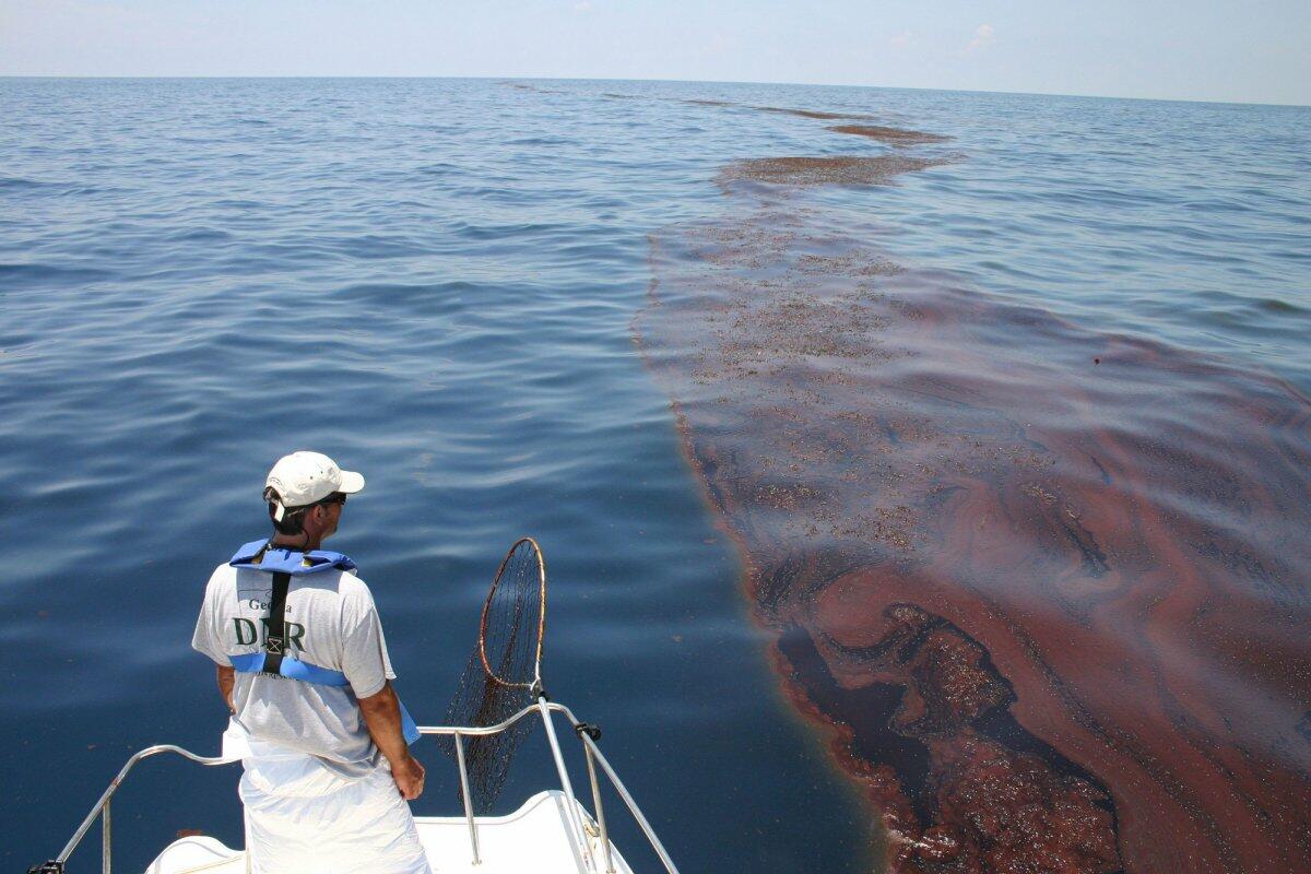Major Oil Spill From Attacked Tanker Forces Closure Of UAE Beaches