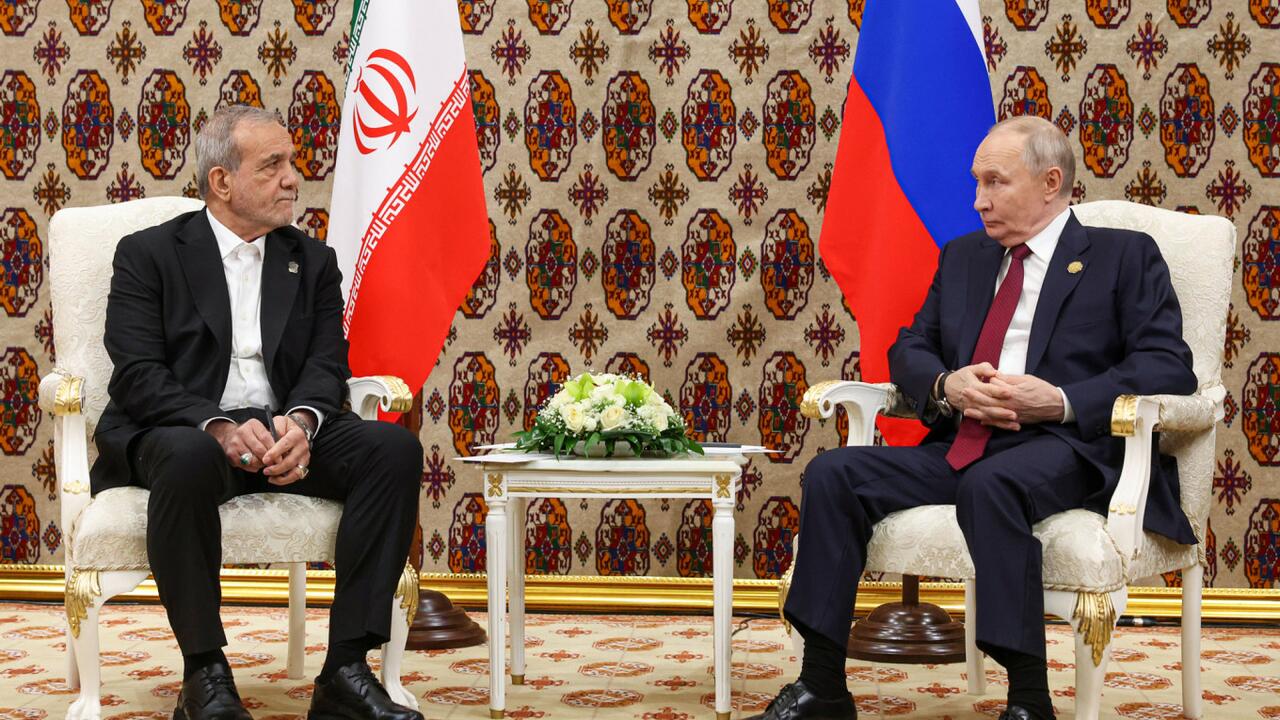 Putin Praises Iran's 'Courage' As US Gloats Over Oil Blockade & 'Zero' Exports