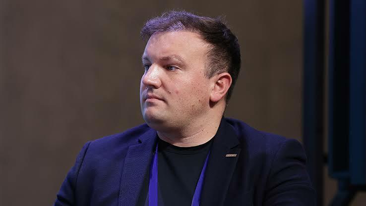 NATO Country Detains, Expels Popular Russian Military Blogger