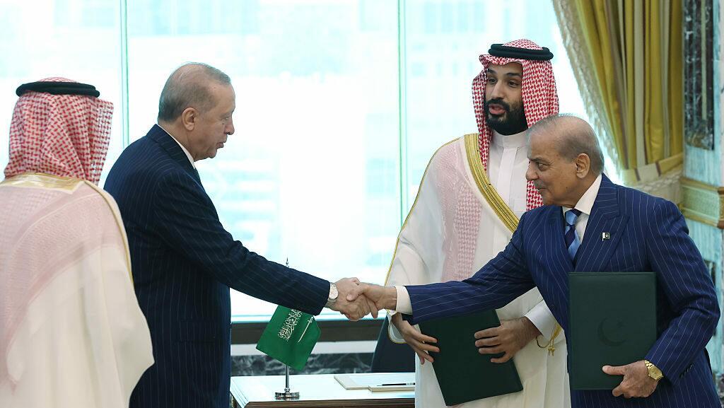 Saudi, Turkish, Pakistani Military Chiefs To Hold Urgent Meeting Over Yemen War