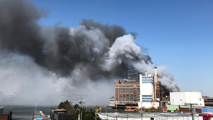 Baltimore's Iconic Domino Sugar Factory Engulfed In Flames - Vimarsana News