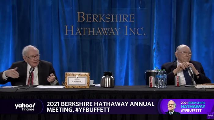 Charlie Munger, Dan Loeb Clash Over "Disgusting" Bitcoin - Vimarsana News
