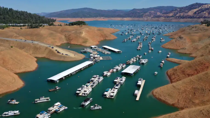 Houseboats Evacuated From California's Lake Oroville Amid Megadrought - Vimarsana News