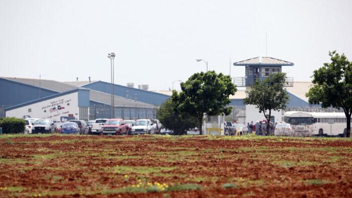 Texas Begins Arresting Illegal Immigrants For Trespassing As Part of Gov. Greg Abbott's Border Security Plan - Vimarsana News