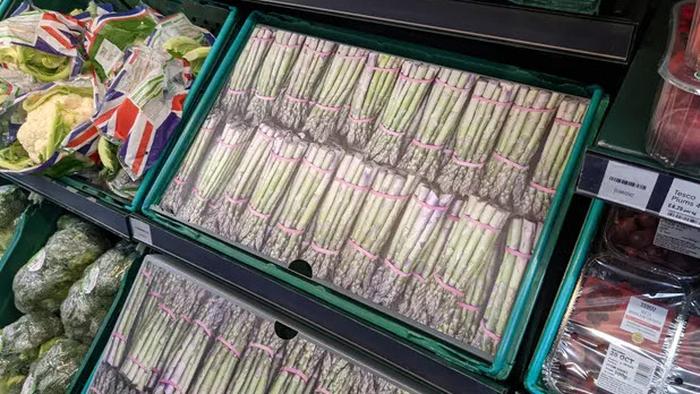"This Is Like Nothing I've Experienced Or Seen Before" - Supermarkets Alter Layouts, Use Decoys To Fill Gaps Left By Shortages - Vimarsana News