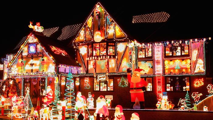 Mourning, Merriment, & The Hazardous History Of Holiday Lights - Vimarsana News