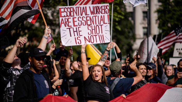 Judge Temporarily Halts Vaccine Mandate For NYPD Employees, Other City Workers - Vimarsana News