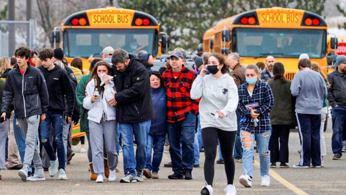 Schools Across US Tighten Security, Increase Police Presence After TikTok Shooting Threats - Vimarsana News