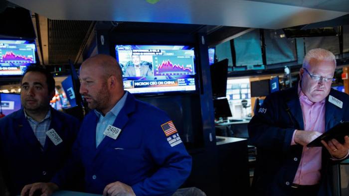 Futures Flat Ahead Of Taper Accelerating Payrolls - Vimarsana News