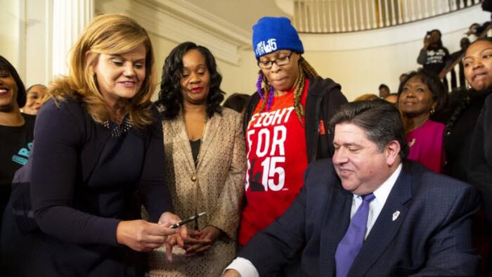 Something Stinks In The Illinois Governor's Office - Vimarsana News
