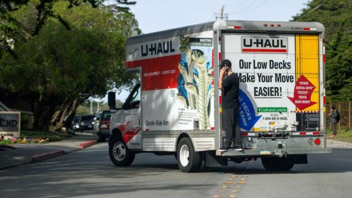"An Absolute Mad Rush": Californians Confess Why They're Fleeing The State - Vimarsana News