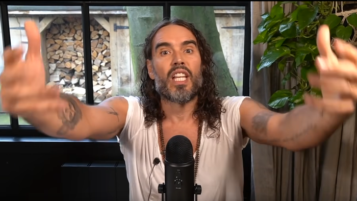 Taibbi Interviews Russell Brand, Who Isn't "Right Wing" - Vimarsana News