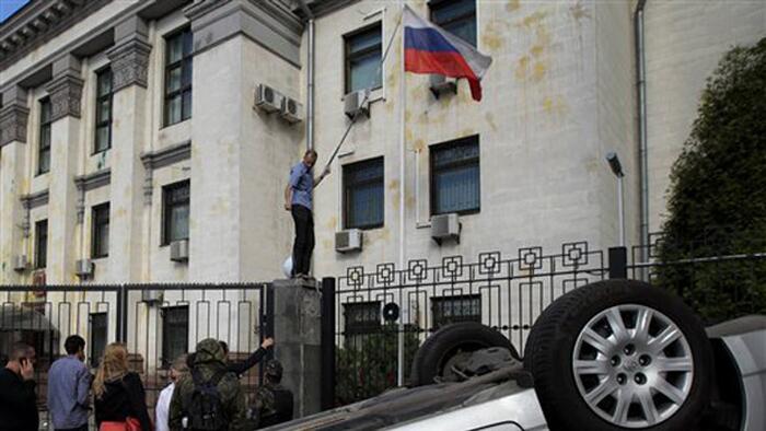 Russia Evacuates Diplomats From Ukraine In Ominous Sign - Vimarsana News