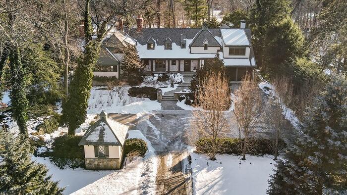 Housing Market Insanity Hits The Suburbs As Million-Dollar Listings Disappear - Vimarsana News