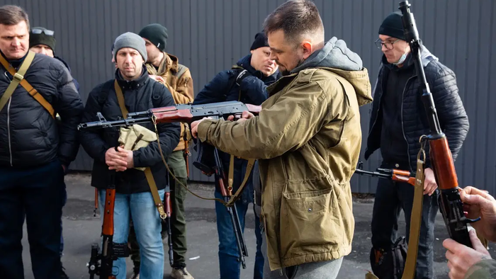 Zelensky Steps Up Call For More Western Weaponry, But Admits US Troops There Means WW3 

https://www...