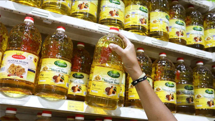 Palm Oil Jumps 10% To New Record As Indonesia Expands Export Ban