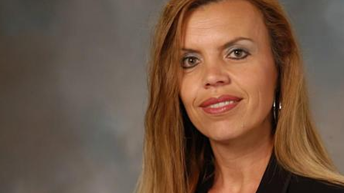 Apple Poaches 31 Year Industry Veteran From Ford For Help Advancing Its Car Project - Vimarsana News