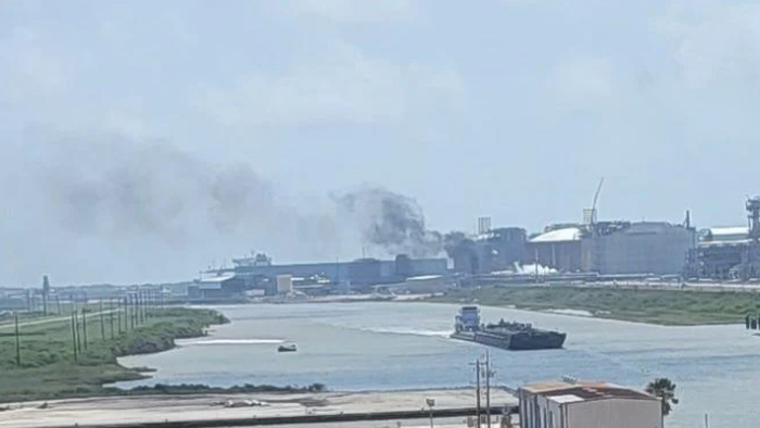US NatGas Plunges On Reports Of Explosion At Texas LNG Export Terminal - Vimarsana News