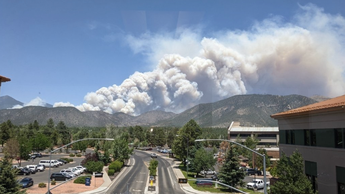 People Urged To Evacuate As Out-Of-Control Wildfire Burns Near Flagstaff - Vimarsana News