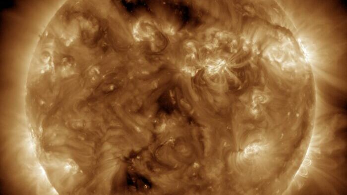 Giant Sunspot Currently Facing Earth And Still Growing Capable Of Emitting Powerful Solar Flares - Vimarsana News
