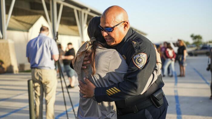 Uvalde Police Chief Defends Response To Robb Elementary Massacre In First In-depth Interview - Vimarsana News
