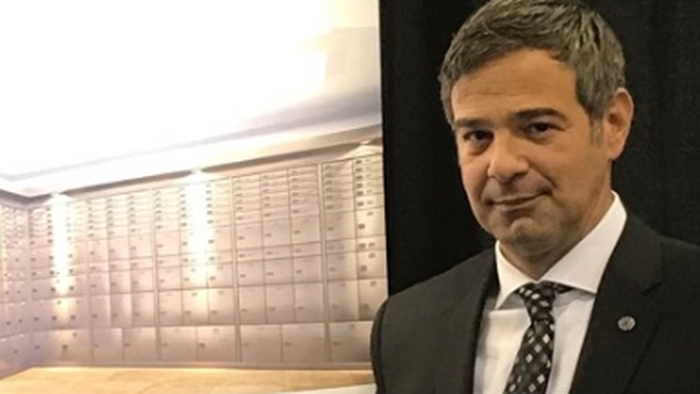 The Market Is "On The Edge Of A Huge Collapse" - Vimarsana News