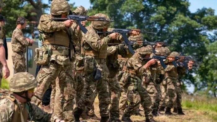 UK Military Begins Training 10,000 Ukrainians On British Soil Amid Calls For "Insurgency" - Vimarsana News