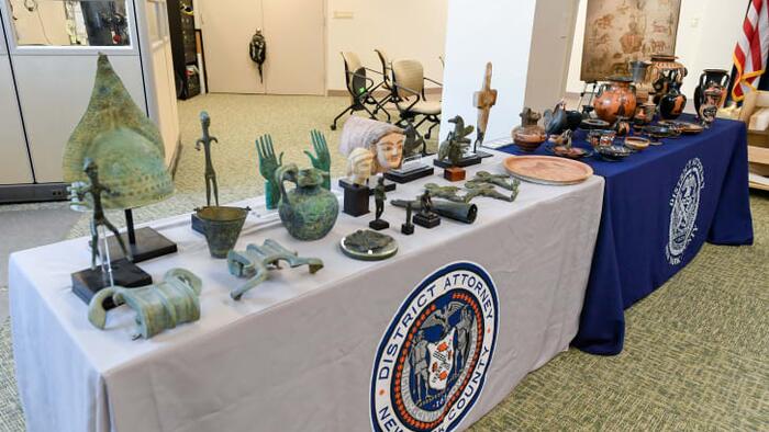 Billionaire Hedge Fund Manager's 143 Looted Artifacts Returned To Italy - Vimarsana News