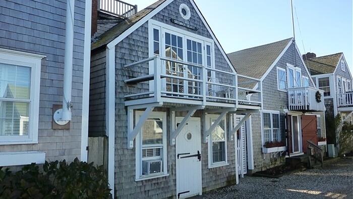 400 Square Foot Nantucket Cottages Are Selling For Millions - Vimarsana News