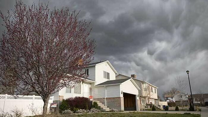 Home Price Growth Suffers Largest Monthly Decline Since 1970s - Vimarsana News