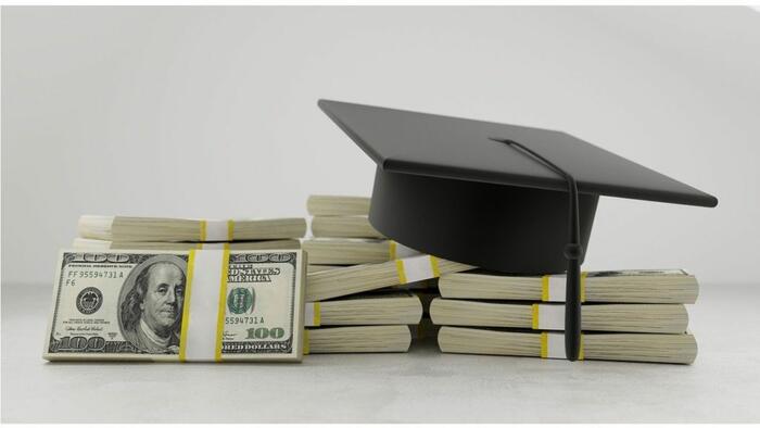 Peter Schiff: Biden Student Loan Forgiveness Scheme Fixes Nothing - Vimarsana News