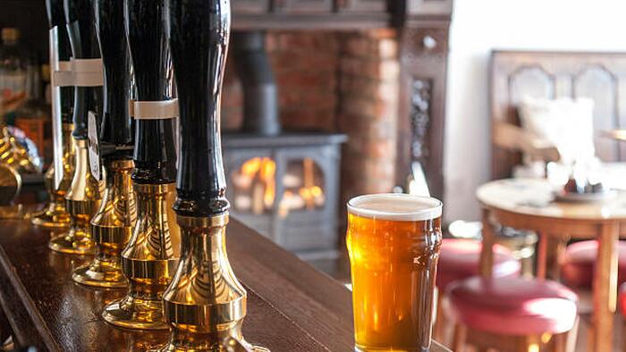 '20 Quid For A Pint!?' UK Pubs Forced To Hike Prices Or Die - Vimarsana News
