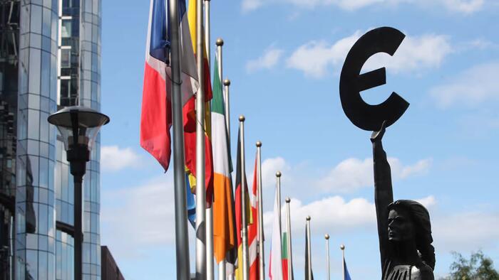 "The EU Makes Its Peace With Economic War... And The Global Neoliberal System Is Collapsing Around Us" - Vimarsana News