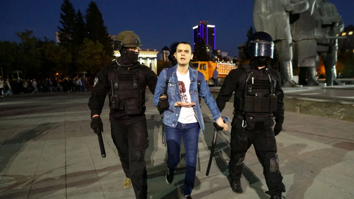 Russia Enacts Lengthy Prison Sentences For Wartime Desertion & Refusal To Serve - Vimarsana News