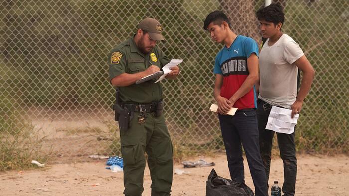 Federal Data Quietly Reveals 100 Terror Suspects Caught At Southern Border - Vimarsana News