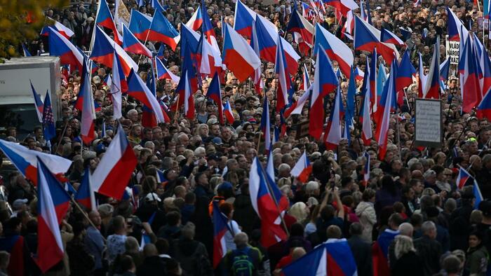 Massive Protest By Czechs Targets Russia Sanctions, High Prices - Vimarsana News