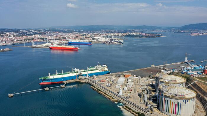 Pileup Of LNG Tankers Stranded Off Spain Coast - Vimarsana News