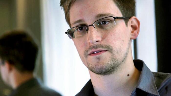 Snowden Didn't "Flee to Russia": Obama Trapped Him There - Vimarsana News