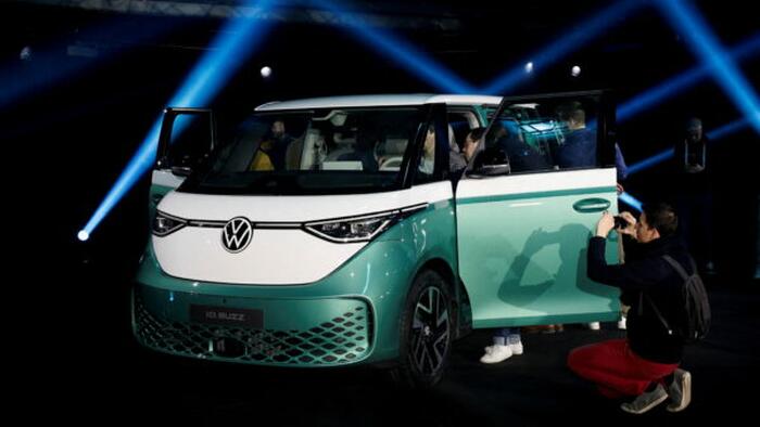 Volkswagen Says EV Battery Plants "Practically Unviable" In EU Due To Soaring Energy Costs - Vimarsana News