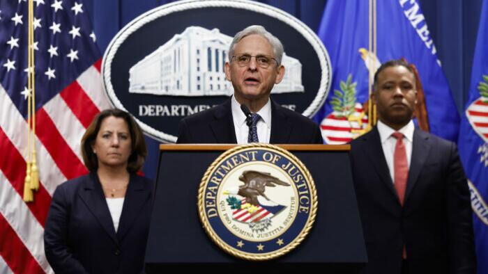 Special Counsel Investigating Trump Is 'Tool To Attack A Political Enemy': FBI Veteran - Vimarsana News