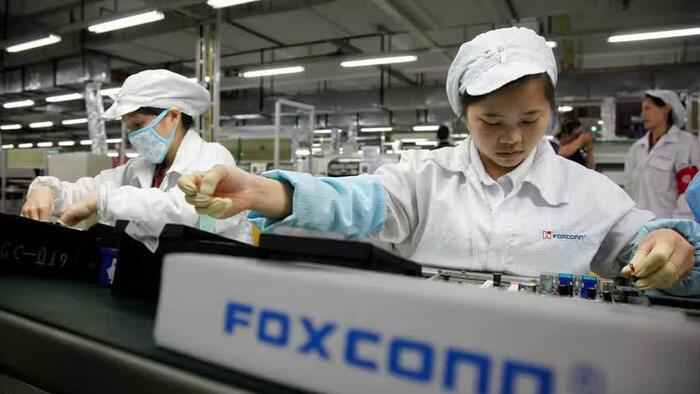 Apple Accelerates Plans To Shift Production Out Of China - Vimarsana News
