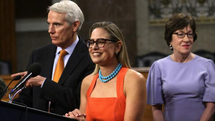 Sinema To Keep Committee Assignments After Leaving Democratic Party: Schumer - Vimarsana News