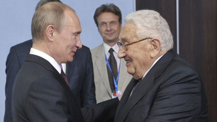 Ukraine Blasts 'Appeaser' Henry Kissinger For Urging Peace Negotiations