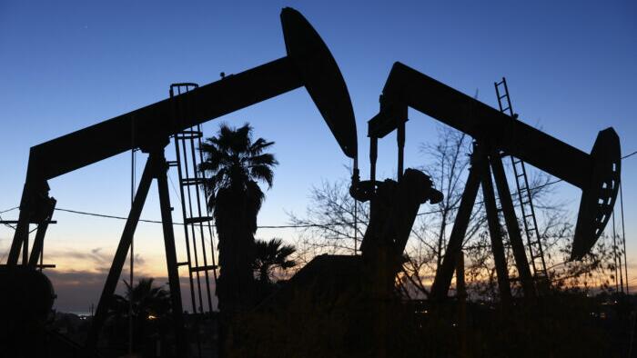 Dallas Fed Survey Of Oil Executives Suggests Biden Is 'Holding Us Back' - Vimarsana News
