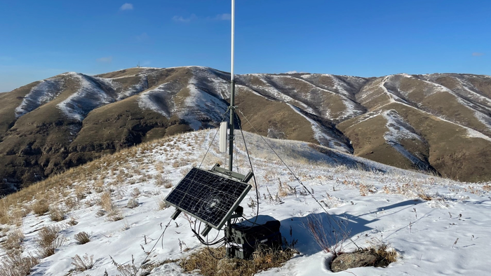 Mysterious Antennas Found In Utah's Hills; Some Speculate 'Decentralized' Blockchain Network - Vimarsana News
